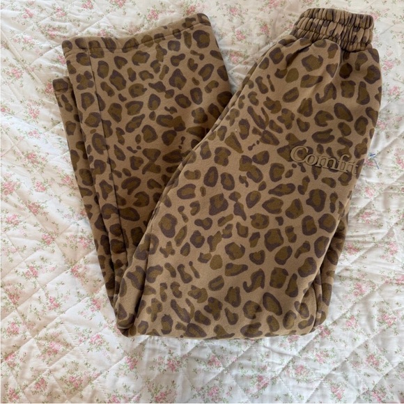 Sold - Picture 3 of 5